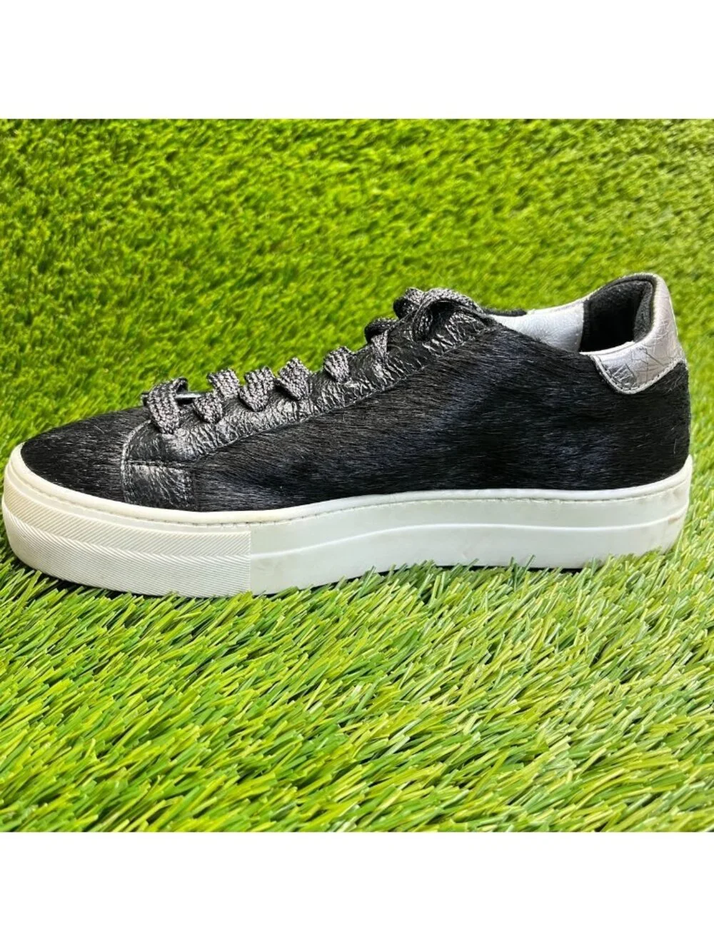 P448 The John Cow Glitter Womens Size 7 Black Athletic Walking Shoes Sneakers